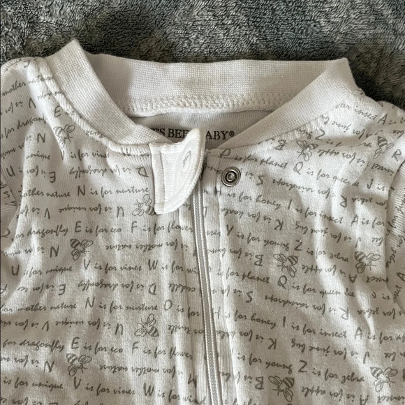 Burt's Bees Baby Gray Script Footie Pajamas Preloved - Picture 3 of 5